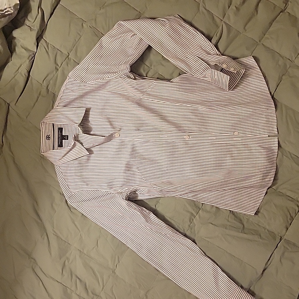 BR button down fitted shirt